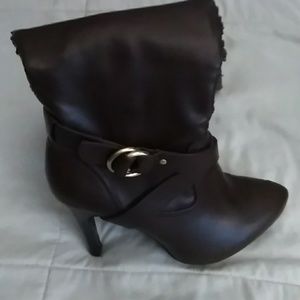 Guess knee high Boots